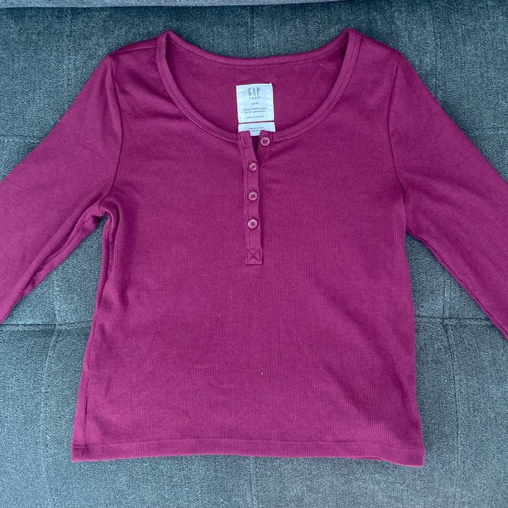 Small magenta Gap long sleeve
